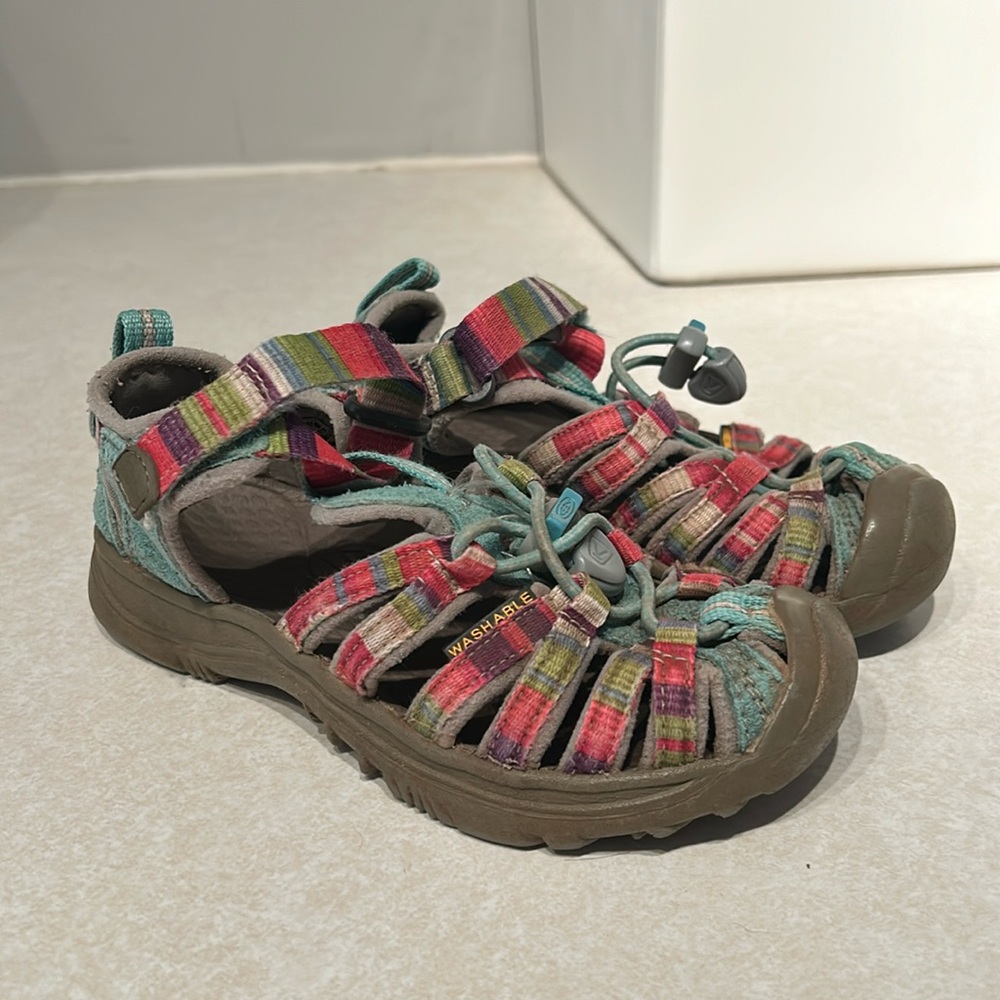 Girls Keens - Size 11. Used, washable, life left! Good sole